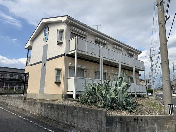 Surplus　One杉藤の外観