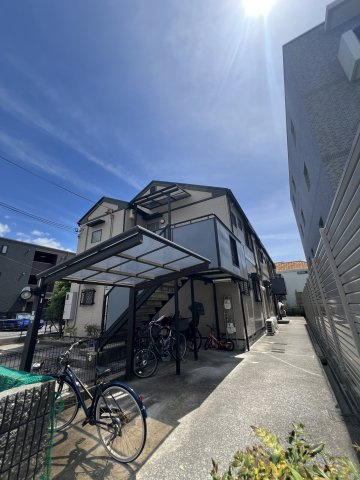 ドルフ甲子園の外観