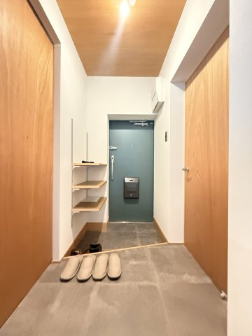 狩口台住宅25号棟の玄関