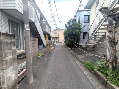 【前面道路含む現地写真】 | 世田谷区大原一丁目　建築条件無し　売地