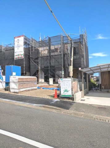 福岡市西区野方５丁目の新築一戸建の前面道路含む現地写真