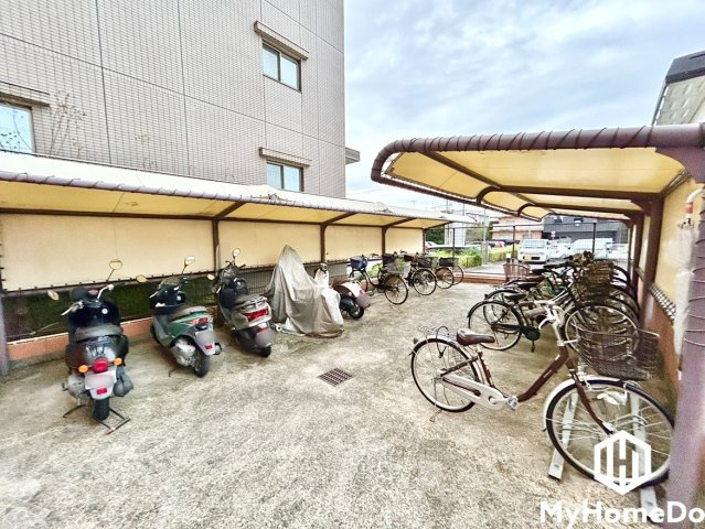 ライオンズマンション瓢箪山の駐輪場