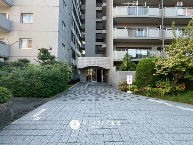 正起瓢箪山ハイツ|落ち着いた雰囲気のマンションエントランスです◎
