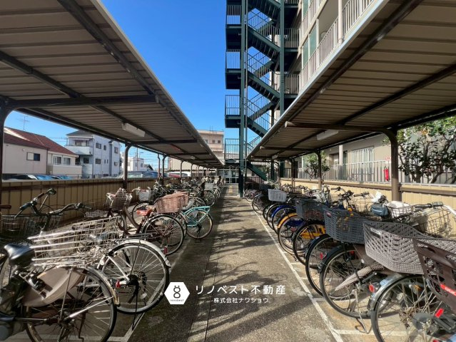 正起瓢箪山ハイツの駐輪場|敷地内に駐輪場がございます。