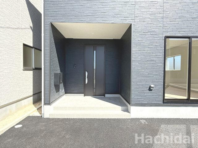 高浜市神明町第6　新築戸建＜5号棟＞のエントランス