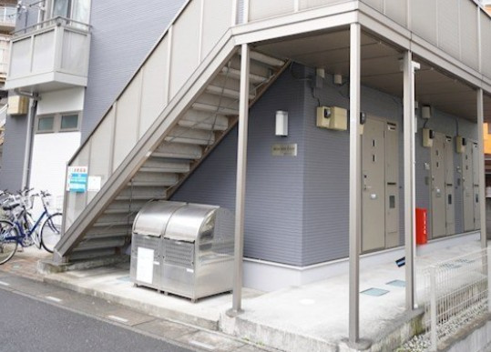 ｍａｉｓｏｎ　ｂｉｅｎ　メゾン　ビアンのエントランス