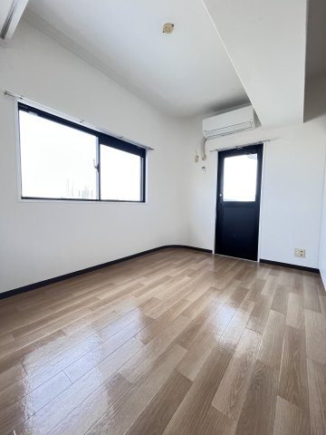 大阪市都島区内代町１丁目の賃貸マンションの居間・リビング