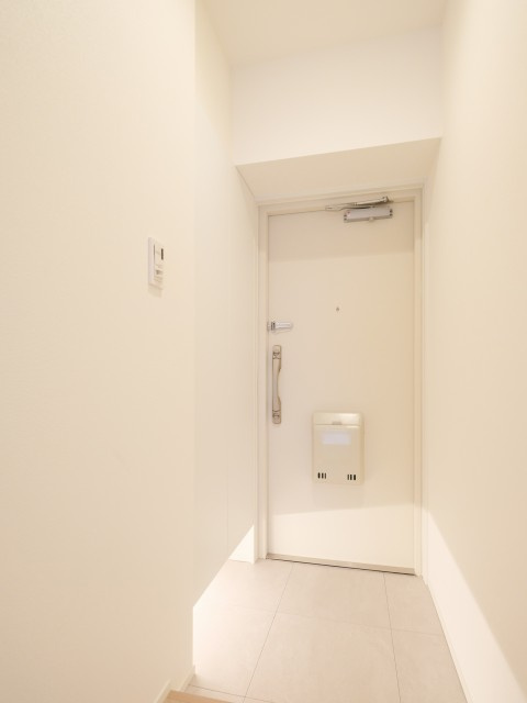 エンゼルハイム立石第三の玄関|エンゼルハイム立石第三：玄関にはシューズボックスがあり靴もスッキリ収納可能です！