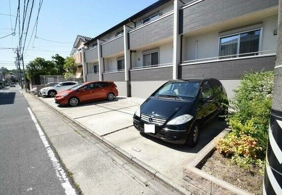 パークメゾンの駐車場