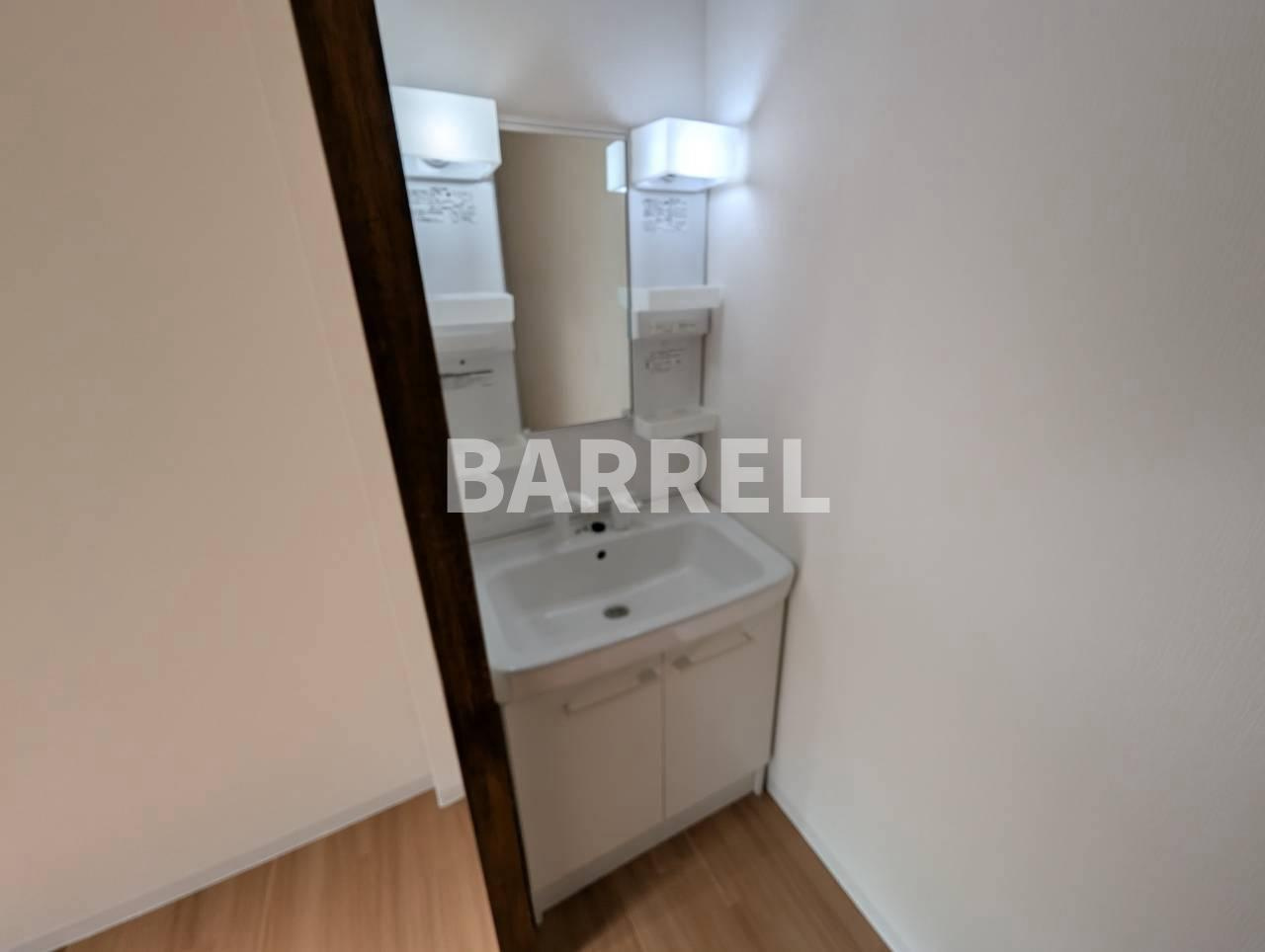 西中島2丁目貸家の独立洗面台