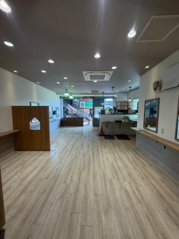 石橋商店街店舗の内装