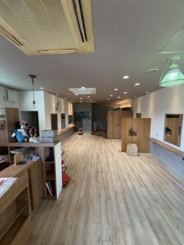 石橋商店街店舗の内装