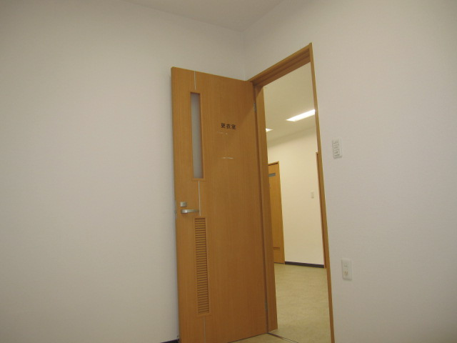 メルディアキューブ箕面牧落 Office & Garageの内装