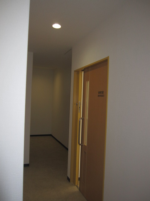 メルディアキューブ箕面牧落 Office & Garageの内装