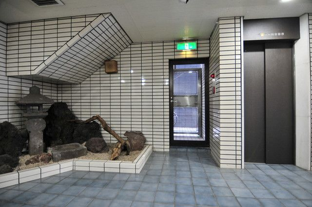 新宿区西新宿４丁目の賃貸マンションのロビー