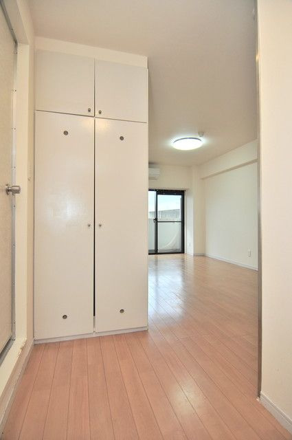 新宿区西新宿４丁目の賃貸マンションの洋室