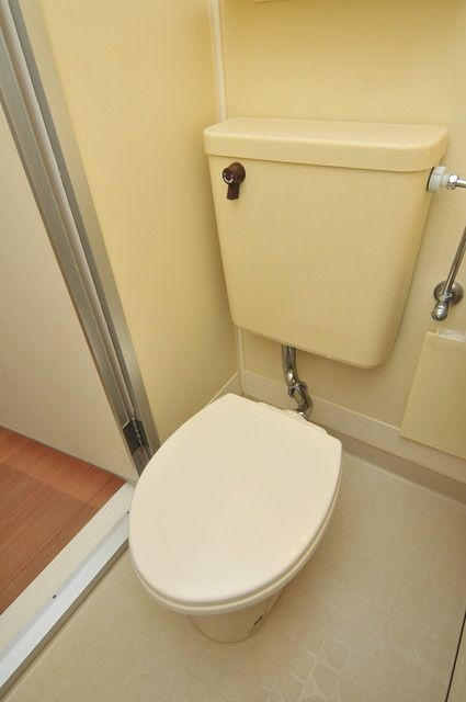 新宿区西新宿４丁目の賃貸マンションのトイレ