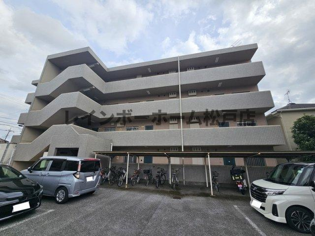 PLENDY北小金の駐車場