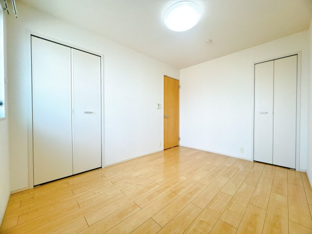 【居間・リビング】 | アヴァンツァート | ※クリーニング前のお部屋です
