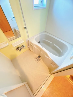 【浴室】 | アヴァンツァート | ※クリーニング前のお部屋です