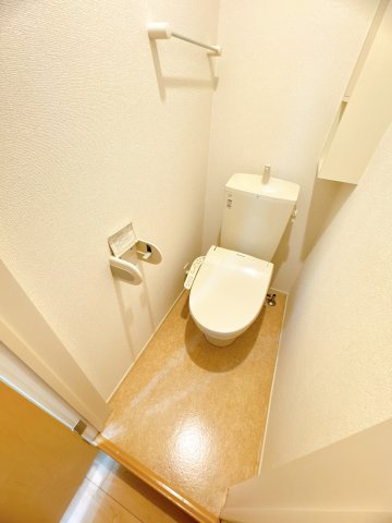 【トイレ】 | アヴァンツァート | ※クリーニング前のお部屋です※同物件、同タイプ、間取り反転のお部屋です