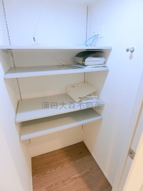 アールブラン久が原の収納|玄関横収納