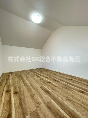 稲田新町3丁目中古戸建の洋室|ロフトは収納としてはもちろんですが、お子様の遊び場や寝床としても◎