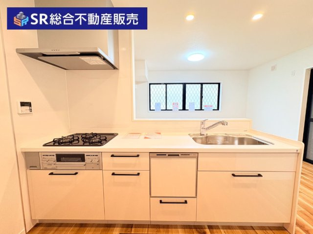 稲田新町3丁目中古戸建のキッチン|キッチン新調しております！人気の高いカウンターキッチン♪ご家族の様子を見ながら快適にお料理できます！