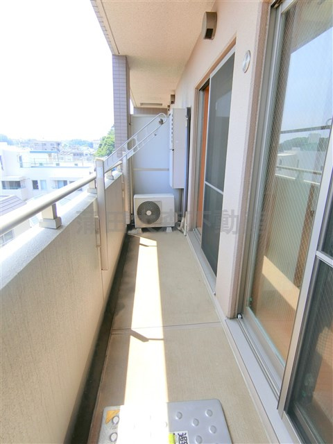 日神デュオステージ大森のバルコニー|南向き物干し金具付きのバルコニー