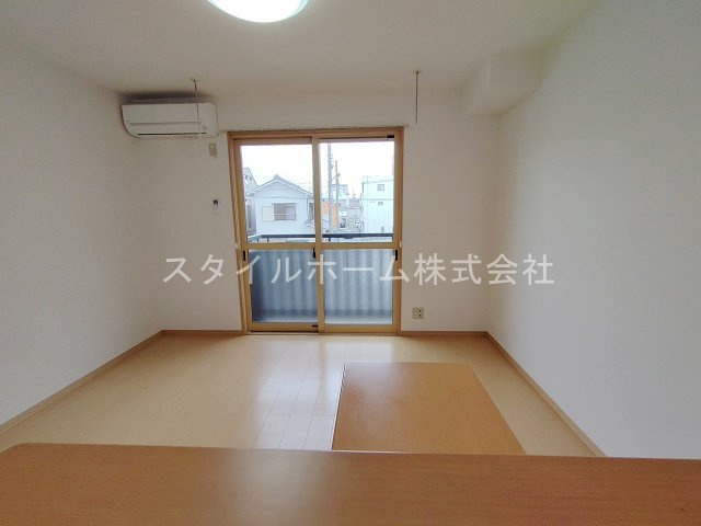 Ｒ３９みなとの居間・リビング|別部屋写真です。