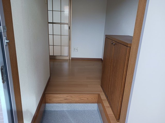 グリーンヒル・ハイツの玄関|明るい玄関です