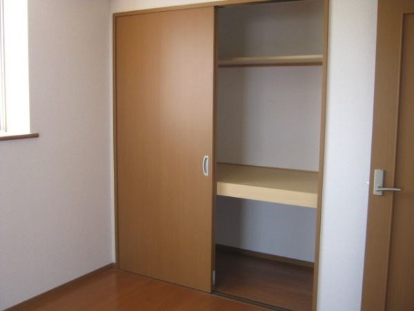 レージュ新栄町の収納