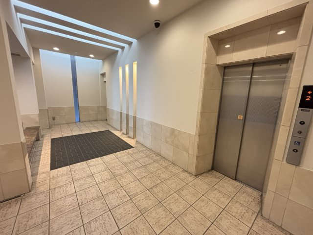 1階エレベーターホール