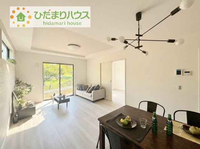 【居間・リビング】 | 土浦市上高津2期　新築戸建　6号棟 | 早くお仕事終わらせて、家に帰りたくなるようなリビングです(^^♪