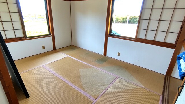 「離れのある家」香南市野市町　中古一戸建ての和室|2階建て母屋　落ち着く和室は、寝室や書斎に大活躍♪