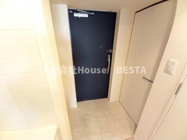 S-RESIDENCE神戸元町の玄関
