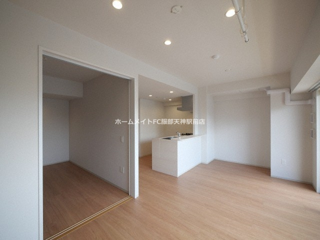 トリニティ豊中本町の居間・リビング