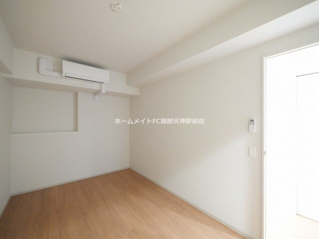 トリニティ豊中本町の洋室