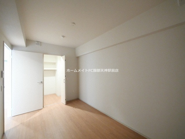 トリニティ豊中本町の洋室