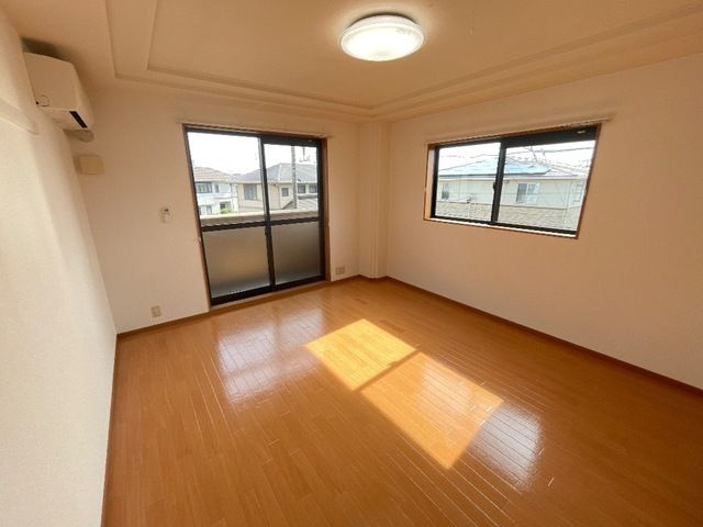 リッツ若草の洋室