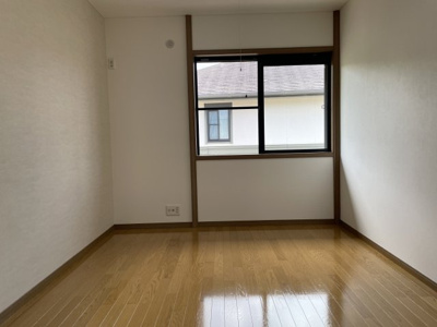 【洋室】 | 川西市南野坂２丁目中古戸建 | ２階6帖洋室です