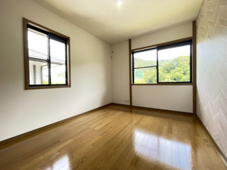 【洋室】 | 川西市南野坂２丁目中古戸建 | 2階5.6帖洋室です