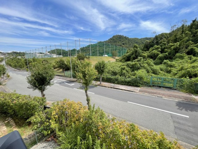 【展望】 | 川西市南野坂２丁目中古戸建 | 2階からの眺望です　緑が綺麗！
