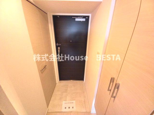 S-RESIDENCE神戸磯上通の玄関