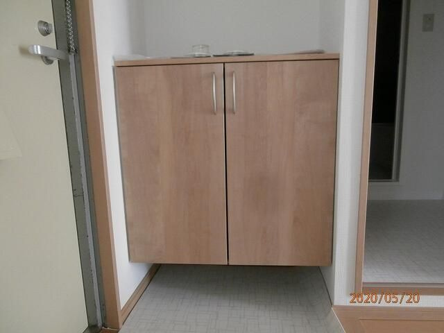 ヴァルツ南台の玄関