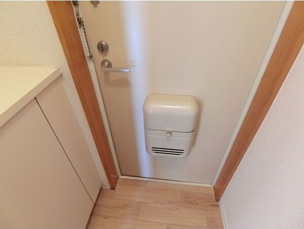 ハイツコトブキの玄関