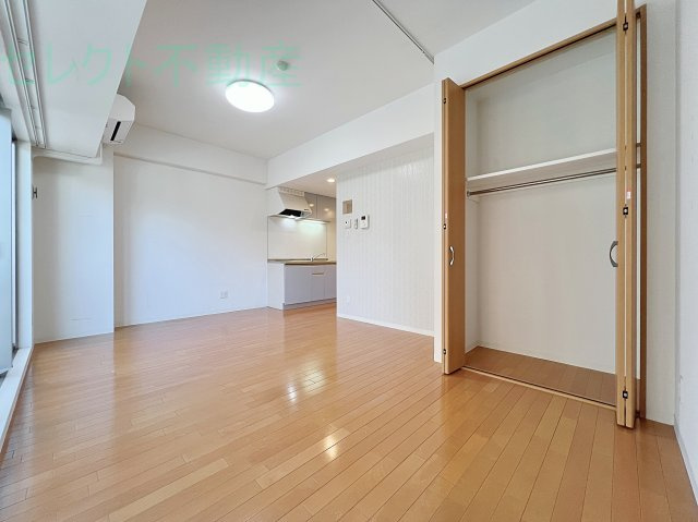 名古屋市中区新栄１丁目の賃貸マンションの居間・リビング