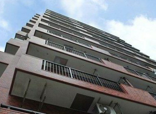 モナークマンション根岸の外観