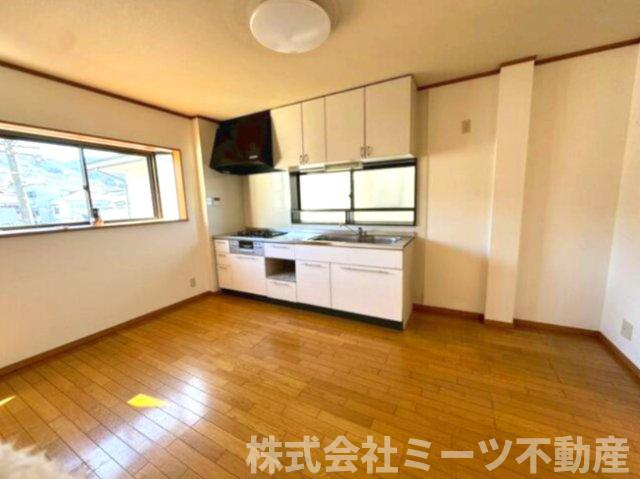 東大阪市昭和町　中古戸建の居間・リビング