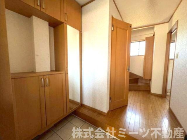 東大阪市昭和町　中古戸建の玄関